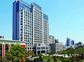 四氯化碳（CCl?）